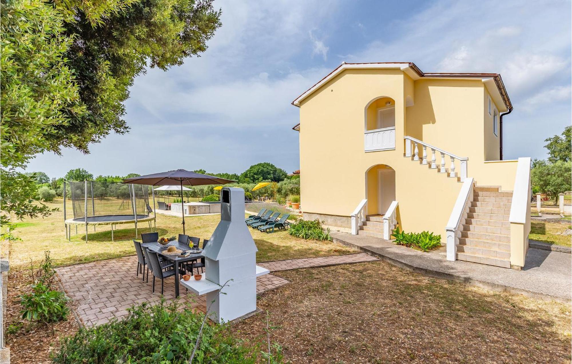 Amazing Home In Valtura Luaran gambar